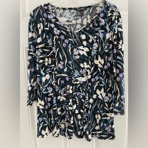 NWT Roz & Ali Womens Shirt Medium Black Floral 3/4 Sleeves Flare Hem